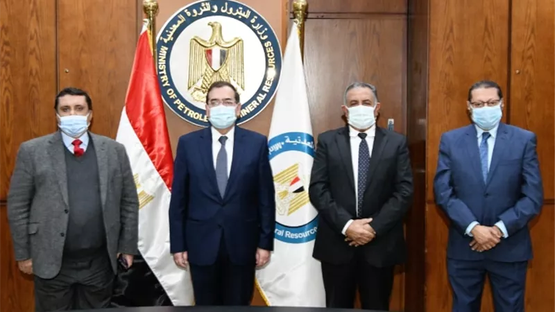 وزير البترول يشهد توقيع 5 عقود للتنقيب عن الذهب بإستثمارات 13 مليون دولار