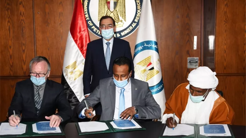 وزير البترول يشهد توقيع 10 عقود جديدة للبحث عن الذهب باستثمارات أكثر من 11 مليون دولار