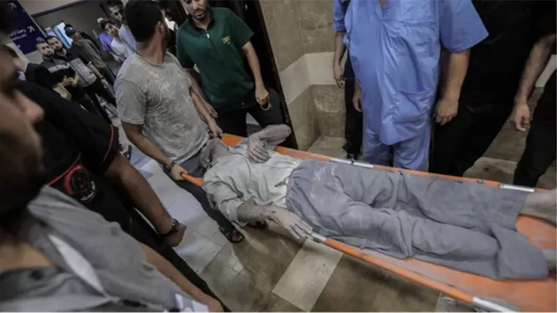 قوات الاحتلال الإسرائيلى تجبر المرضى والمصابين على إخلاء مستشفى الشفاء