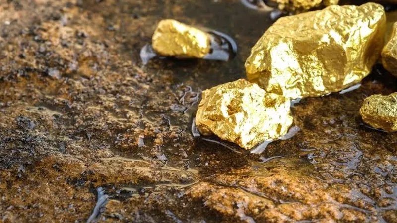ضبط سيارة محملة بـ8 أطنان من خام الذهب في أسوان
