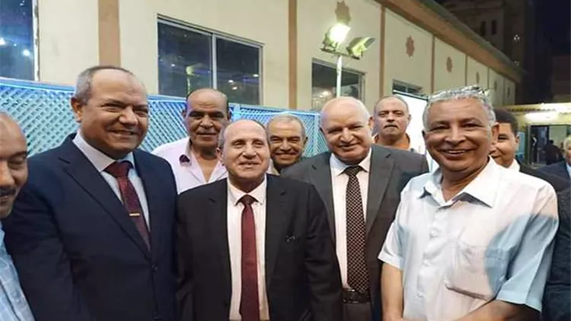أبو وردة يحتفل بخطوبة نجلته بالاسماعيلية.. وعالم الطاقة يهنئ العروسين