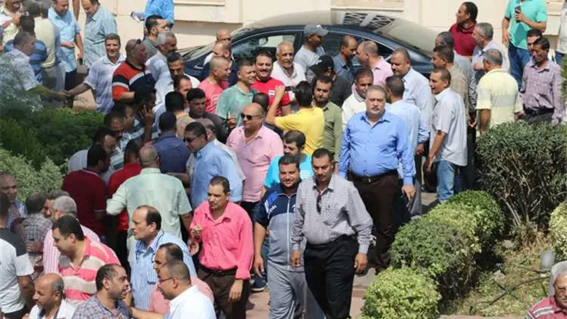 آلاف العاملين بالكهرباء يحتشدون لاعلان تأييدهم ودعمهم للرئيس السيسى