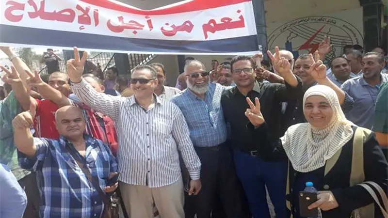 آلاف العاملين بمختلف شركات الكهرباء يتوافدون لدعم وتأييد الرئيس السيسى