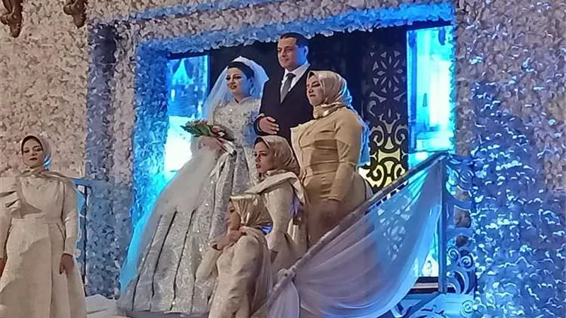 نائب رئيس مصر العليا لقطاعات التحكم والتشغيل يحتفل بزفاف نجلته بسوهاج