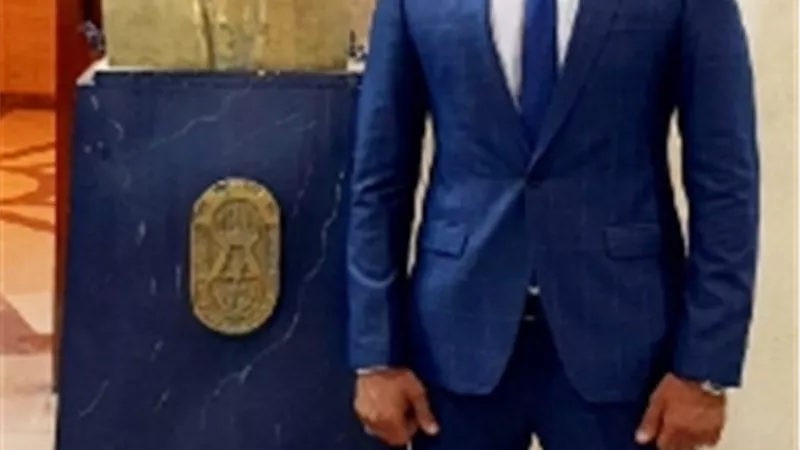 طارق جمال عضوا بسكرتارية الشباب ب