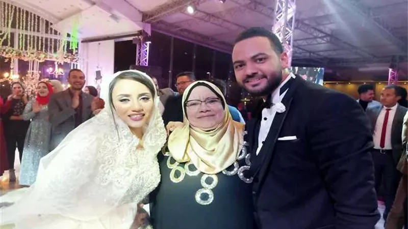بحضور قيادات الكهرباء..ابتهال الشافعى تحتفل بزفاف نجلها بالإسماعيلية