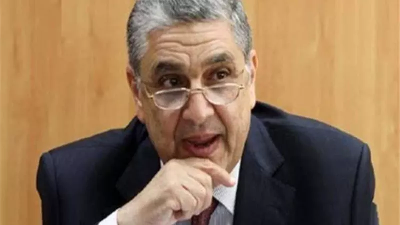 خاص..تفاصيل قطع التيار عن «فيلتى» وزير الكهرباء وحسين فهمى