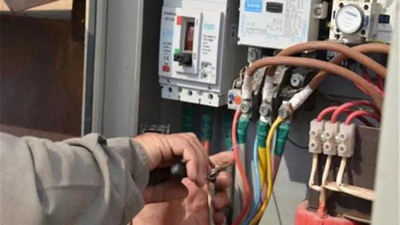 بعد فتحها من جديد ..ضوابط الكهرباء لتوصيل وتركيب العدادات الكودية للمبانى المخالفة والعشوائيات