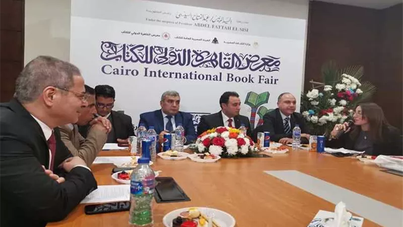 بحضور دسوقى..توقيع كتاب  لعبة السياسة .. الوهم والحقيقة لوائل الشهاوى