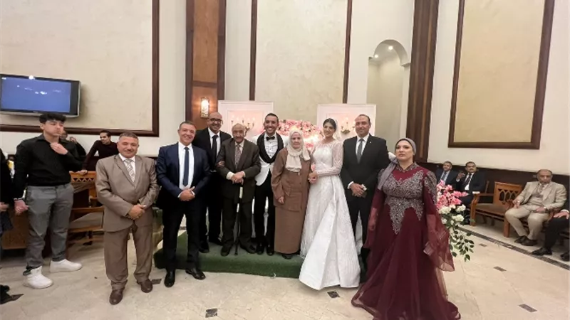 بحضور قيادات الكهرباء..علاء عبد الدايم يحتفل بعقد قران وزفاف نجله بمسجد المشير