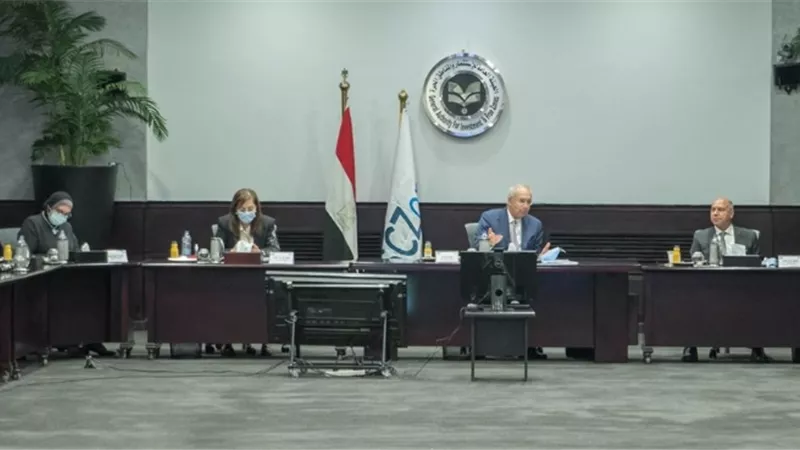 «اقتصادية قناة السويس» توافق علي إقامة مشروع للبتروكيماويات بـ2.6 مليار دولار