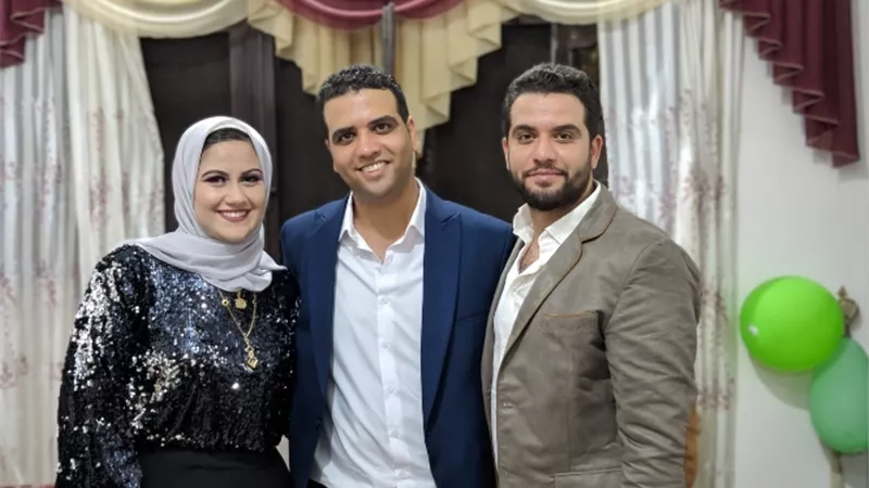 مهندس  نظم المعلومات بقناة المحور يحتفل بخطوبته
