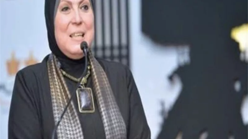وزيرة الصناعة: لا ضغوط علي سائقي الميكروباص عند تحويل   السيارت للغاز