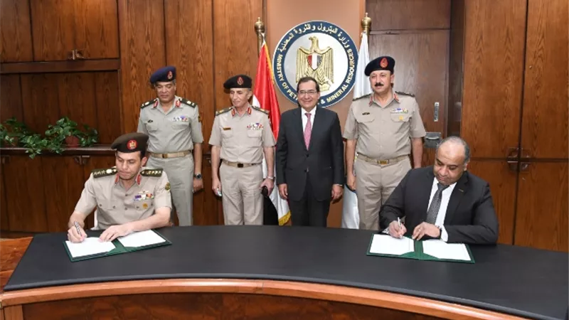 شركة إنبي وجهاز مشروعات الخدمة الوطنية يوقعان عقد لإنشاء مجمع الصوب الزراعية باللاهون
