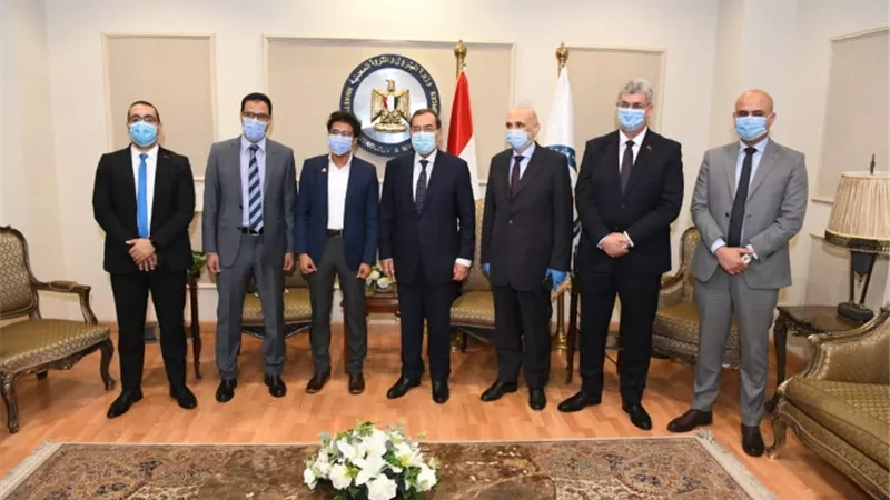وزير البترول يستقبل الحاصل على المركز الأول على الجمهورية بالثانوية العامة