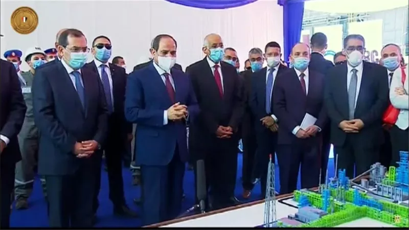 تفاصيل افتتاح الرئيس السيسي لمشروع المصرية للتكرير بمسطرد.. صور