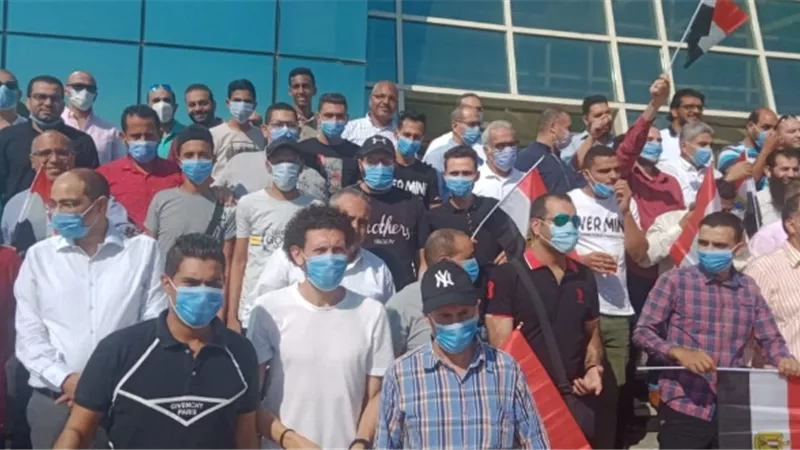 صور.. «موبكو» تنظم مسيرة حاشدة في حب مصر وتأييدًا للإستقرار والتنمية