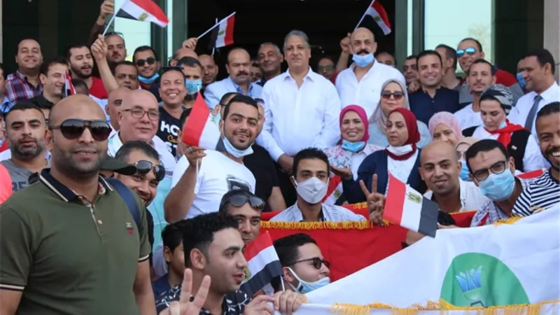 صور.. «جنوب الوادي القابضة للبترول» تنظم مسيرة حاشدة احتفالا بنصر اكتوبر ودعم الدولة