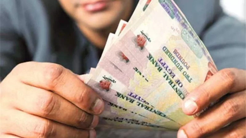 تبكير صرف مرتبات يوليو في «البترول».. ومواعيد الحكومة وموقف زيادة القطاع الخاص