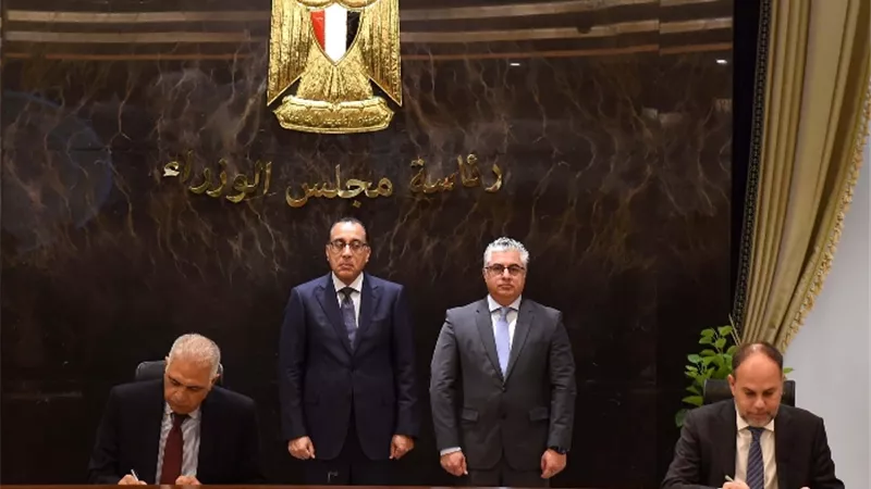 باستثمارات مليار يورو.. رئيس الوزراء يشهد توقيع عقد إنشاء مصنع إطارات بـ«اقتصادية قناة السويس»