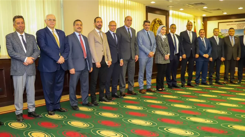 رئيس «ايثيدكو»: 7ر5 مليار جنيه و 214 ملايين دولار مبيعات البولي ايثيلين وإنتاج 326 ألف طن إيثيلين  