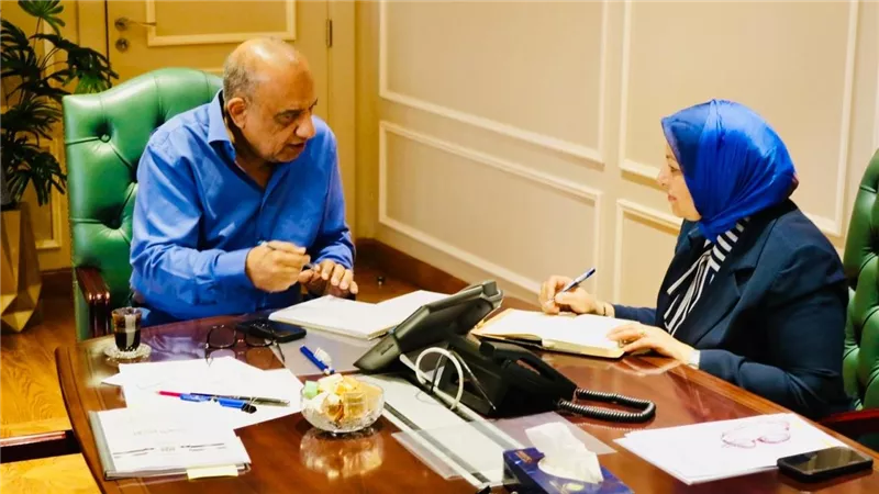 وزير الكهرباء يتابع مع مشالي موقف الأحمال الكهربائية والعمل على استقرار التغذية
