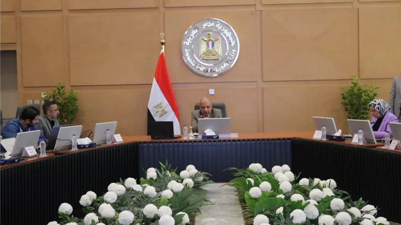 وزير الكهرباء والطاقة المتجددة يتابع أعمال تنفيذ خط الربط المصرى السعودى 