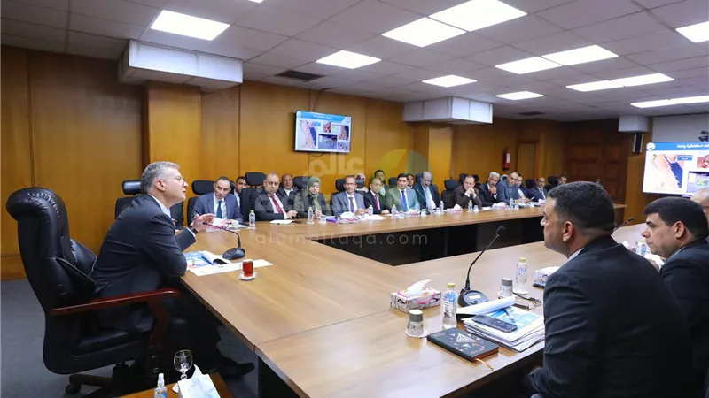 وزير البترول يعقد اجتماعاً موسعاً مع القيادات التنفيذية بهيئة الثروة المعدنية