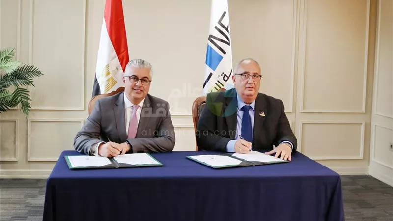 «بتروسيف» توقيع اتفاقية تعاون مع «اقتصادية قناة السويس» لمكافحة التلوث البحري بالزيت