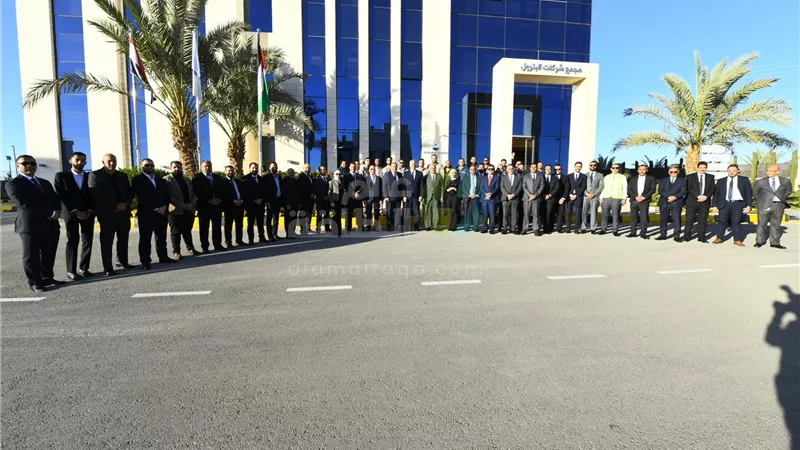 بدوي يجري زيارة تفقدية للشركات المصرية العاملة في الأردن
