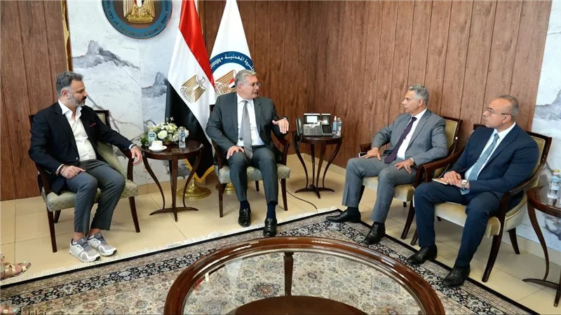 اتفاق بين “البترول” و IRH الإماراتية على وضع جدول زمني للتعاون في التمويل والتعدين