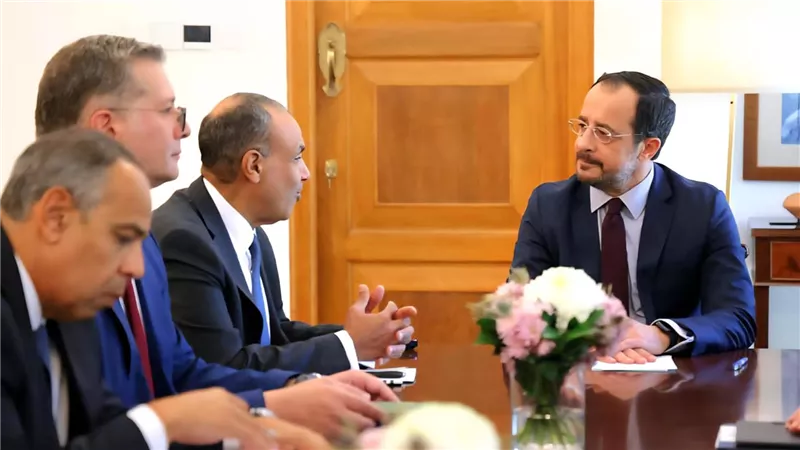 رئيس قبرص يستقبل وزيري البترول والخارجية في مباحثات موسعة لدعم التعاون في الطاقة