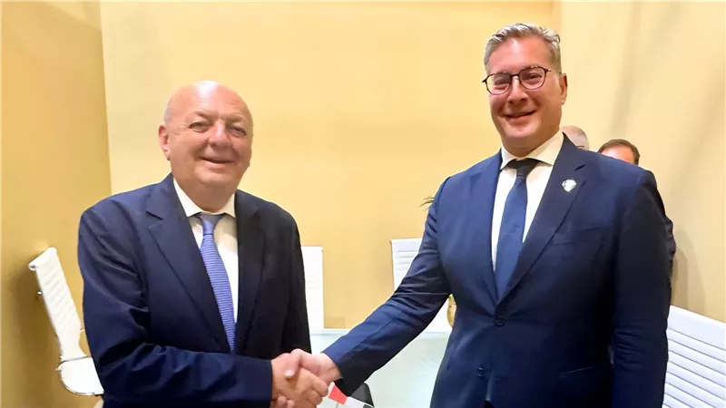 وزير البترول يناقش مع نظيره الإيطالي التعاون في كفاءة استخدام الطاقة وإنتاج وتداول الهيدروجين الأخضر