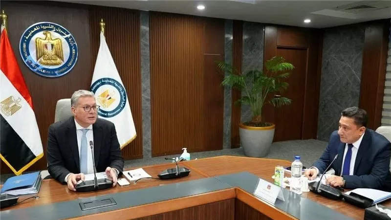 من أفضل 5 شركات نجحت في زيادة الإنتاج.. وزير البترول يثني علي 