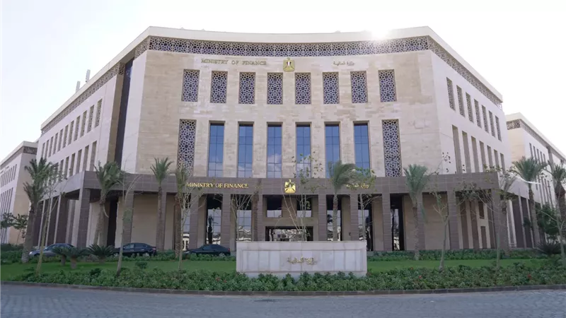 الضرائب: ما يتم تداوله عن ضريبة القيمة المضافة على البترول الخام 