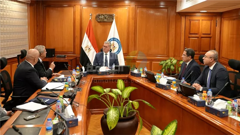 وزير البترول يبحث مع تاج أويل الكندية الإنتاج من المصادر غير التقليدية بالصحراء الغربية