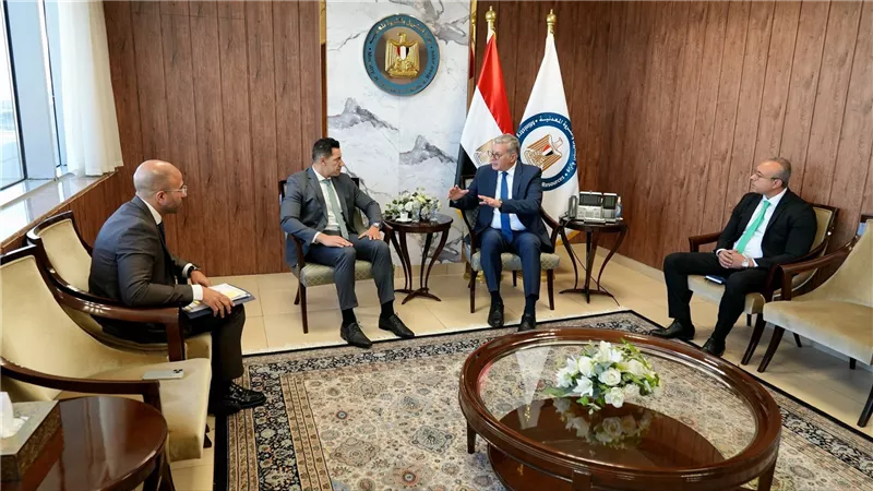 وزير البترول يبحث مع هاربور إنرجي البريطانية فرص الاستثمار وخطط انتاج الغاز بدسوق وغرب دلتا النيل