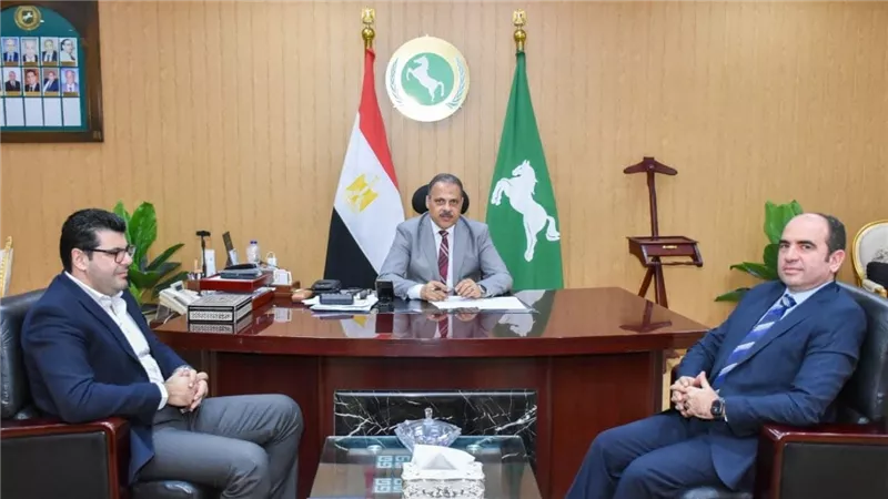 لتهنئته بتوليه مهام منصبه.. محافظ الشرقية يلتقي رئيس قطاعات كهرباء الشرقية والمدن الجديدة