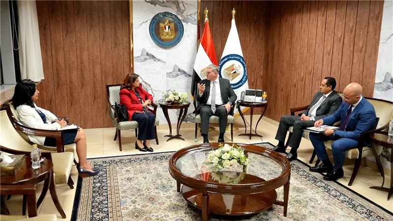 وزير البترول يبحث استثمارات شل العالمية في البحث وإنتاج الغاز في مصر