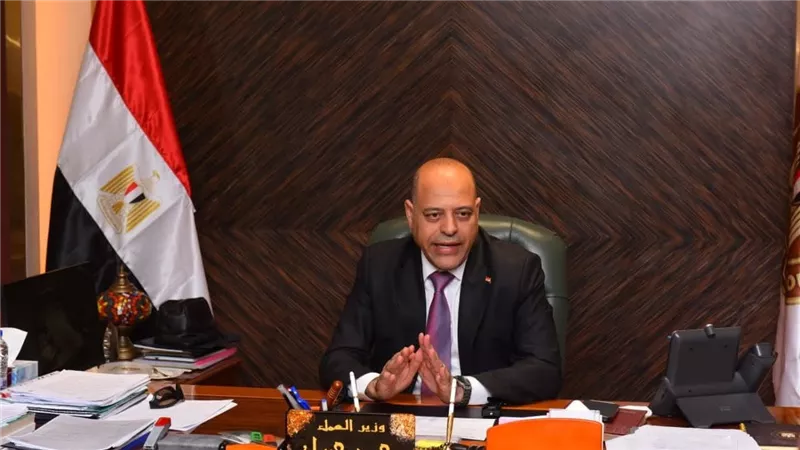 وزير العمل: الخميس 9 أكتوبر إجازة رسمية مدفوعة الأجر للعاملين بالقطاع الخاص بمناسبة ذكرى السادس من أكتوبر