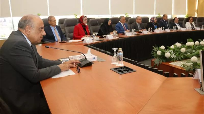 وزير الكهرباء يجتمع بمجموعة العمل والاستشاري العالمي لمتابعة مستجدات تنفيذ فصل المصرية لنقل الكهرباء كمشغل للشبكة القومية