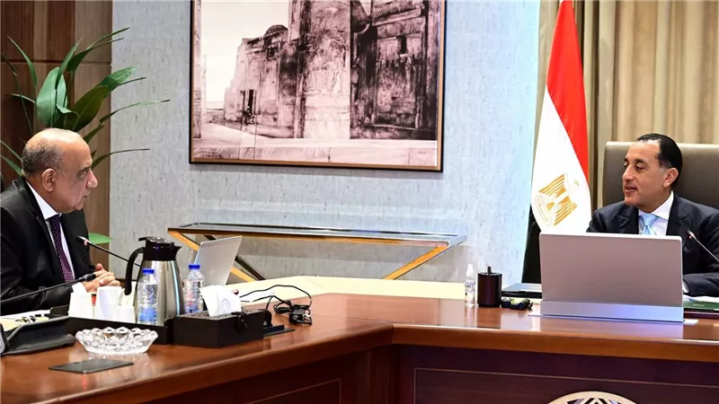 رئيس الوزراء يتابع عددا من ملفات عمل وزارة الكهرباء