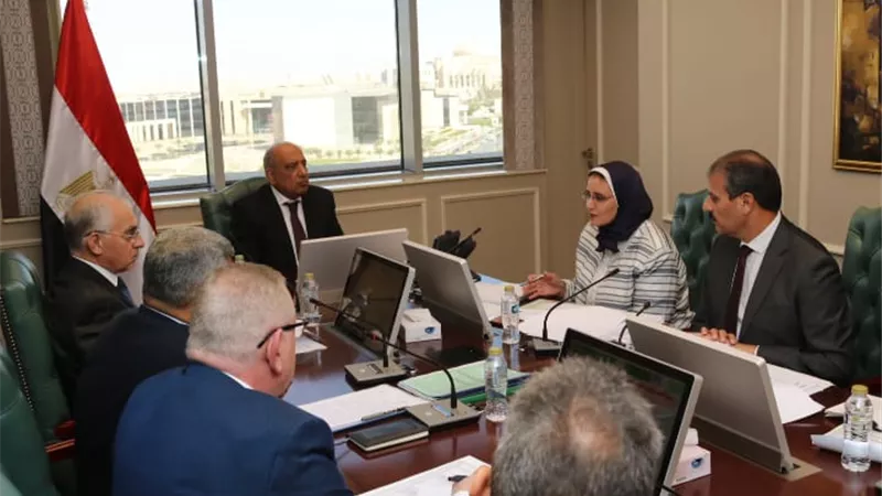 وزير الكهرباء ومدير “مشروعات الخدمة الوطنية” يبحثان التعاون في مشروعات التغذية الكهربائية في مناطق التنمية الزراعية والصناعية