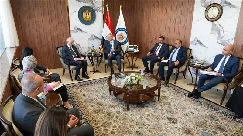 وزير البترول يبحث مع السفير الاسترالى تعزيز التعاون الاستثمارى في قطاع التعدين