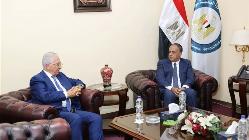 بروتوكول تعاون بين هيئة البترول والأكاديمية العربية للعلوم لتنمية العنصر البشري