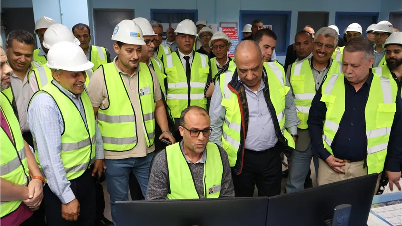 خلال زيارته إلى محطة توليد النوبارية.. وزير الكهرباء يجتمع برؤساء 5 شركات للوقوف على واقع منظومة الإنتاج والنقل