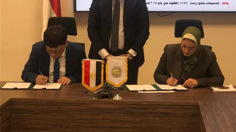 نقل الكهرباء توقّع عقد توريد محول لمحطة أكتوبر لدعم استقرار الشبكة القومية