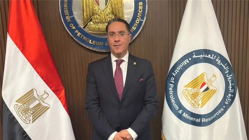 ماذا تعرف عن المحاسب وسام عادل مساعد رئيس شركة أموك الجديد ؟