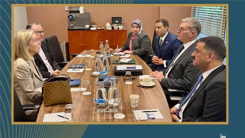 وزير البترول يبحث مع المدير التنفيذي لمنظمة Austmine الأسترالية فرص التعاون بقطاع التعدين