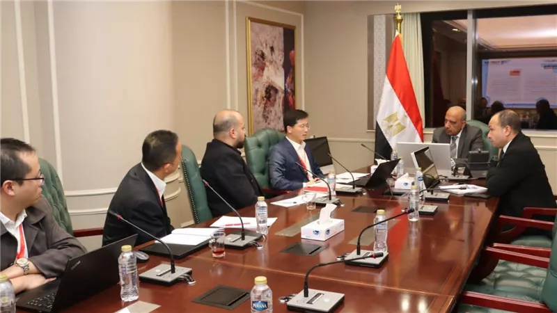 وزير الكهرباء يبحث مع مجموعة الصين الجنوبية 